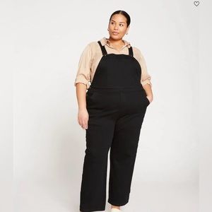 Universal Standard Casey Classic Denim Overalls in Black, Size Small